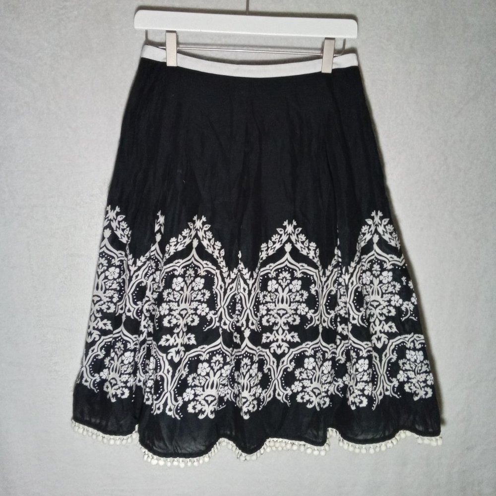 Ann Taylor LOFT Skirt Womens Size 2 Black Ivory EMBROIDERED BEADED Full Skirt